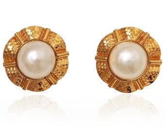 1980s Large Chanel Pearl Clip On Earrings