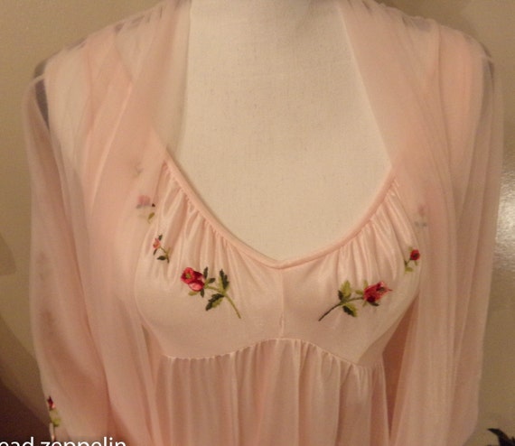 Vintage peignoir