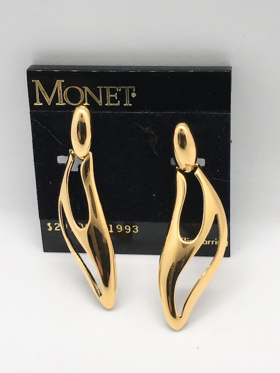 Monet Large. Gold Vintage  Dangle  Earrings Gorgeo