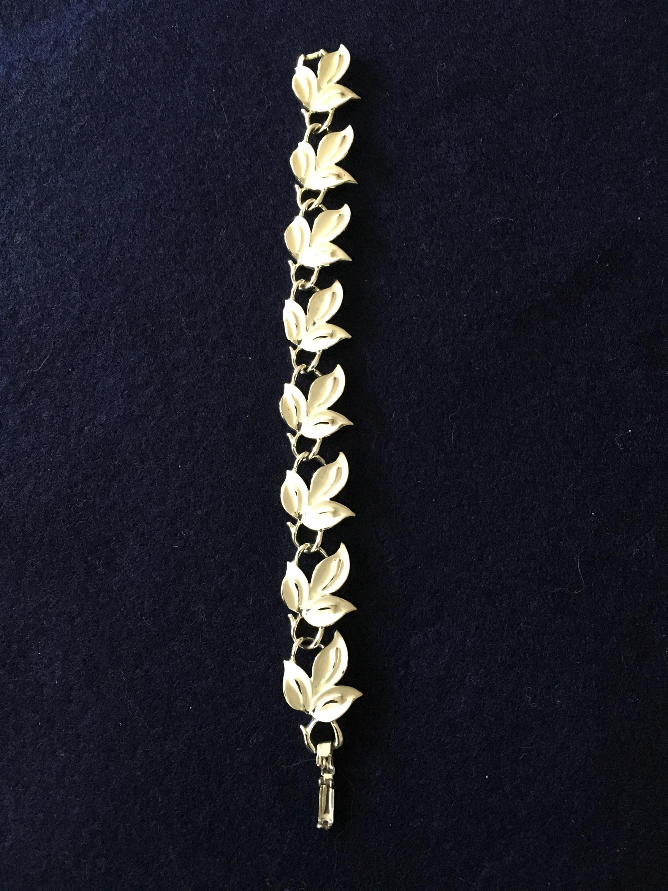 Vintage Coro Bracelet White Black Leaves 7