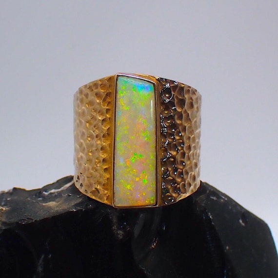 Australian opal ring - 2.40ct