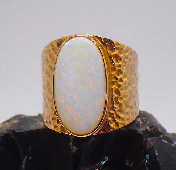 Australian opal ring - 5.25ct