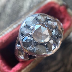 Antique Georgian Foiled Rose Cut Diamond Cluster Ring with Floral Engraved Verso in Silver and Gold c. 1790, Target, Flower, 1700&#39;s