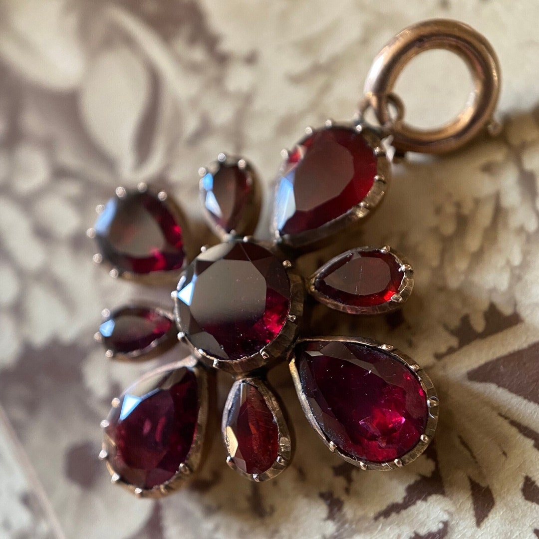Antique Georgian Foiled Flat-cut Garnet Maltese Cross Pendant in 9k ...