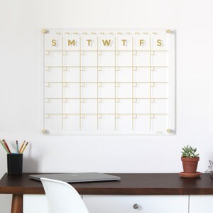Acrylkalender met gouden tekst | Droog uitwisbare kalender met gouden tekst voor op kantoor en thuis | Helder acryl met gepolijste randen | Housewarmingcadeau