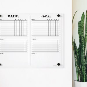 Aanpasbare, droog uitwisbare acrylkarweikaart | Verantwoordelijkheidsbord voor 2 of 3 kinderen | Aangepast familiekarwei met premium hardware