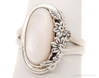 Vintage Mother Of Pearl Flowers Design Silver Ring - Size 5.75