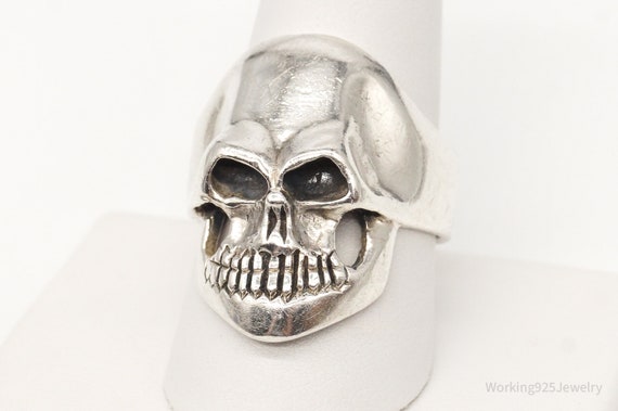Vintage Large Skull Sterling Silver Ring - SZ 10.… - image 4