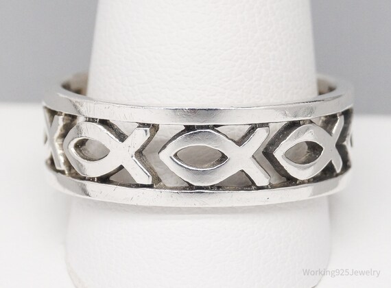 Museum Vintage Navajo 'Climbing Toad' Symbolic Coral Native American Jewelry Silver Ring Museum Vintage Navajo 'Climbing Toad' Symbolic Coral Native American Jewelry Silver Ring