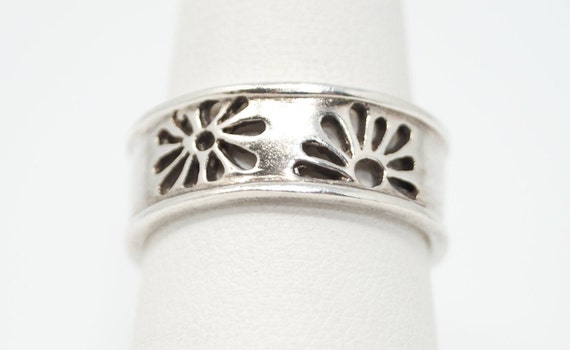 Vintage Floral Cut Out Sterling Silver Band Ring … - image 1