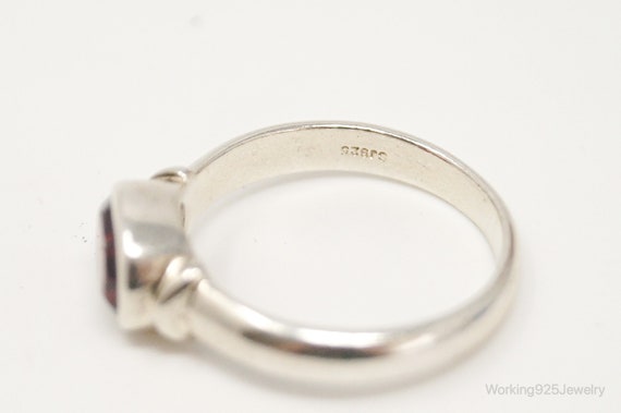 Designer SJ Garnet Sterling Silver Ring - SZ 8 - image 5
