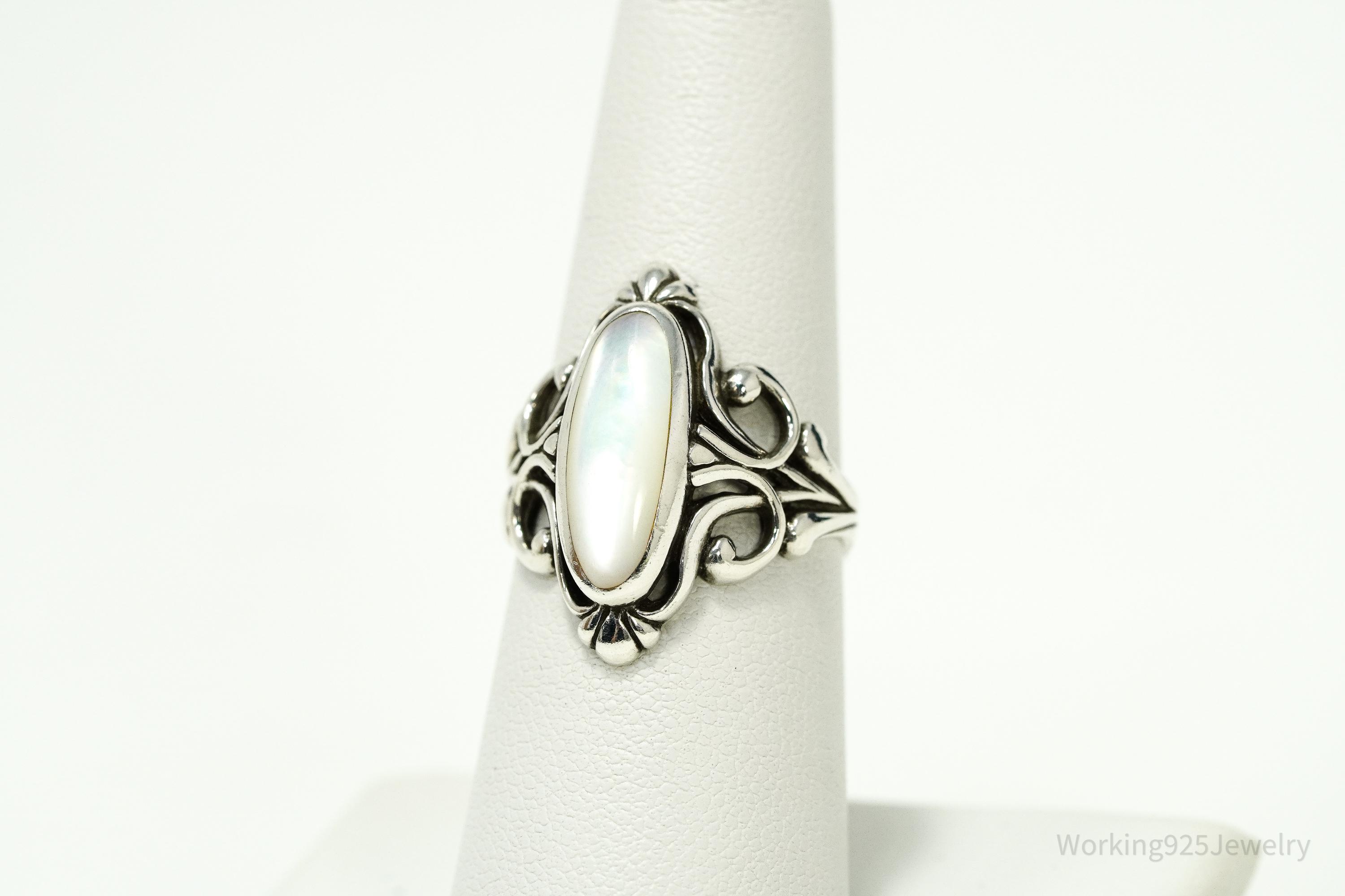 Vintage Designer Kabana Mother of Pearl Sterling Silver Ring
