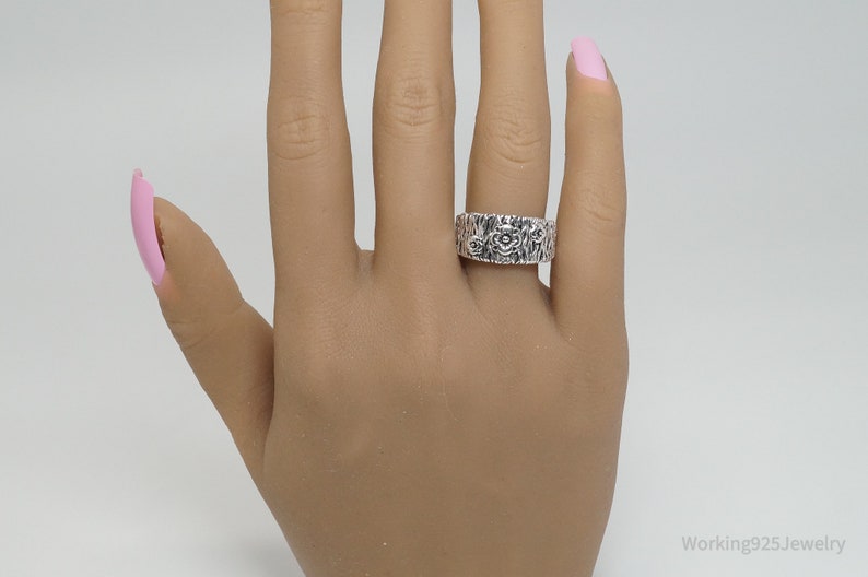 Size 8 Vintage Designer LA Flower Field I Pick You Sterling Silver Ring