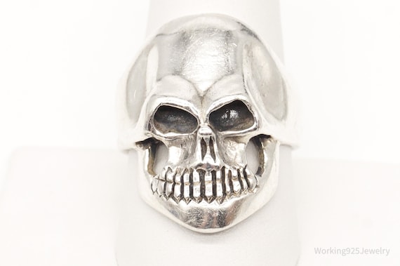 Vintage Large Skull Sterling Silver Ring - SZ 10.… - image 2