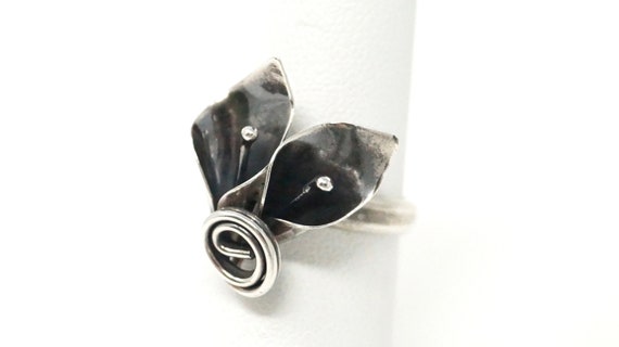 Vintage Designer NYE Floral Flower Swirl Modernist