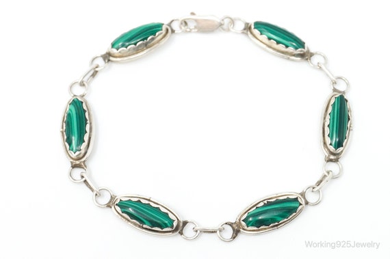 Native American Exquisite Vintage Southwest Gaspeite Sterling Silver Link Clasp Bracelet Native American Exquisite Vintage Southwest Gaspeite Sterling Silver Link Clasp Bracelet