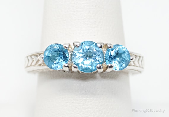 Vintage Blue Topaz Sterling Silver Ring - SZ 8 - image 1