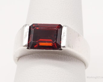 Vintage Garnet Sterling Silver Ring - SZ 8