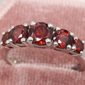 Vintage Garnet Sterling Silver Ring - Size 7