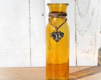 Bee Vase, Yellow Bee vase, decorated bee vase, bee decor, Glass vase, Bee home decor, Save the Bees, bee decorer, decore bee, gifts for her