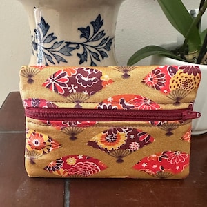 Petit porte-monnaie tissu japonais – Porte-cartes fleurs et éventails – Tons chauds – Cadeau femme original – Fait main