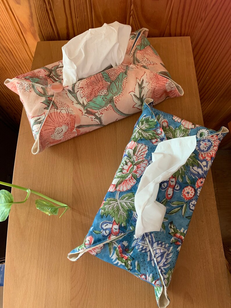 Foldable and reversible tissue cover in block printfabric box coverinterior decorationsmall gift