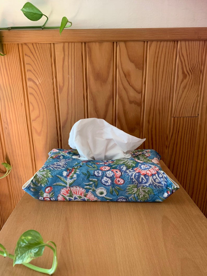 Foldable and reversible tissue cover in block printfabric box coverinterior decorationsmall gift