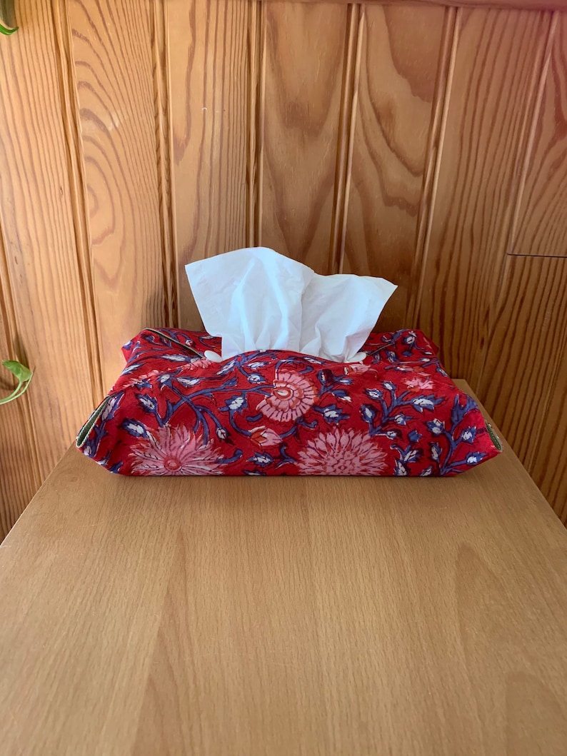 Foldable and reversible tissue cover in block printfabric box coverinterior decorationsmall gift
