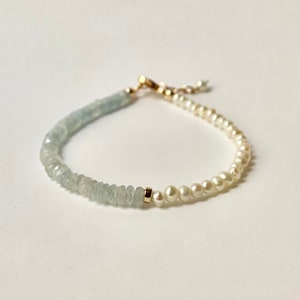 Natural stone bracelet Aiguë-Marine & soft pearl 14K Gold Filled, Birthstone, Gift for her, Natural stone bracelet