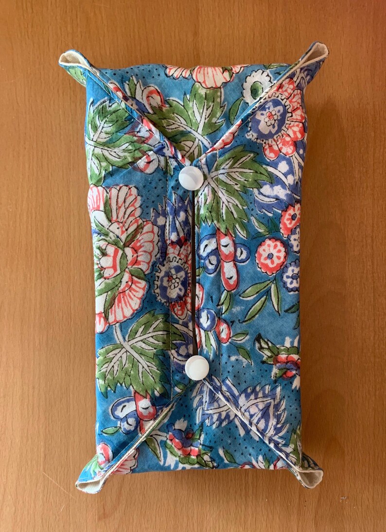 Foldable and reversible tissue cover in block printfabric box coverinterior decorationsmall gift