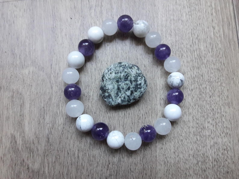 Howlite Crystal Quartz /& Amethyst Beaded Bracelet