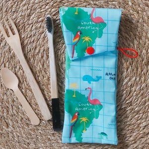 Etui brosse à dent dentifrice imperméable enfant - pochette imperméable enfant couvert bleu motif animaux du monde- cadeau enfant voyage