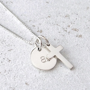Collar de plata de ley con cruz y disco con inicial, joyería con dije de letra, colgante de cruz cristiana, regalo de fe religiosa con letra personalizada