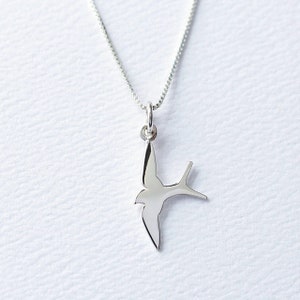 Sterlingzilveren ketting vogelzwaluw, vliegende mus sieraden, religieuze charme duif, natuursieraden, gepersonaliseerde cadeaubon
