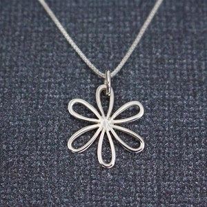 Sterling Silver Daisy Charm Necklace, FREE SHIPPING, Open Petal Simple ...