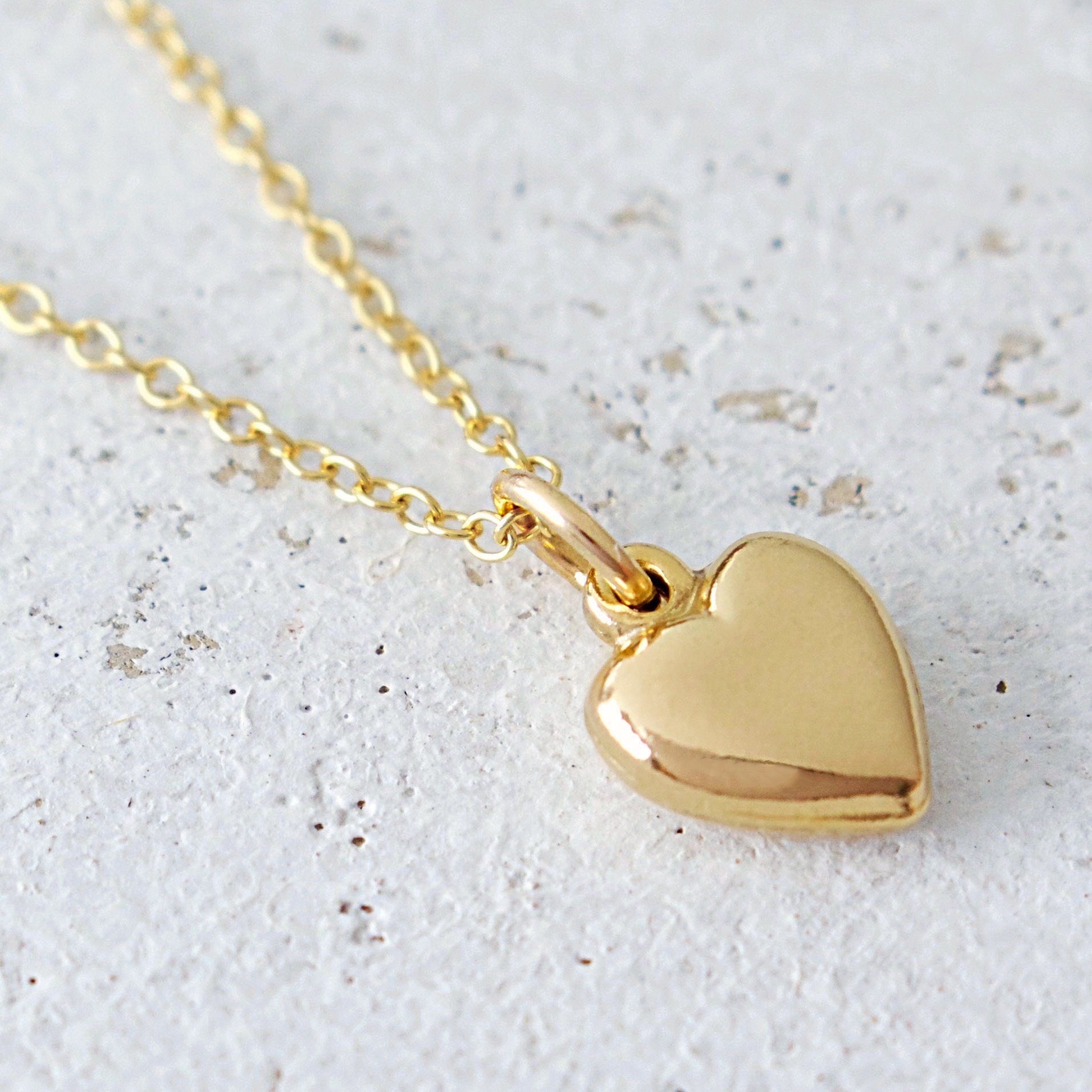 Collana con ciondolo a forma di cuore fiammeggiante in argento sterling placcato oro