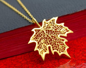 Collier feuille d'érable en or, pendentif feuille style vermeil en or 24 carats et chaîne plaquée or, bijoux feuille d'arbre botanique, cadeau automne, livraison gratuite