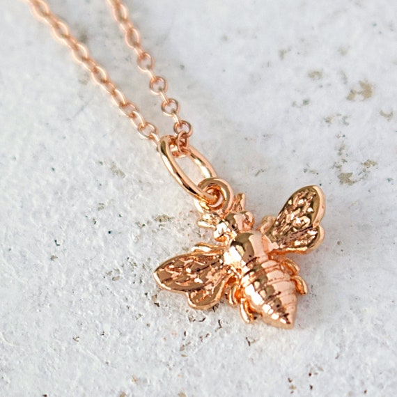 Bee pendant bumblebee necklace heart (QUAUF6JPA) by FerretDesigns