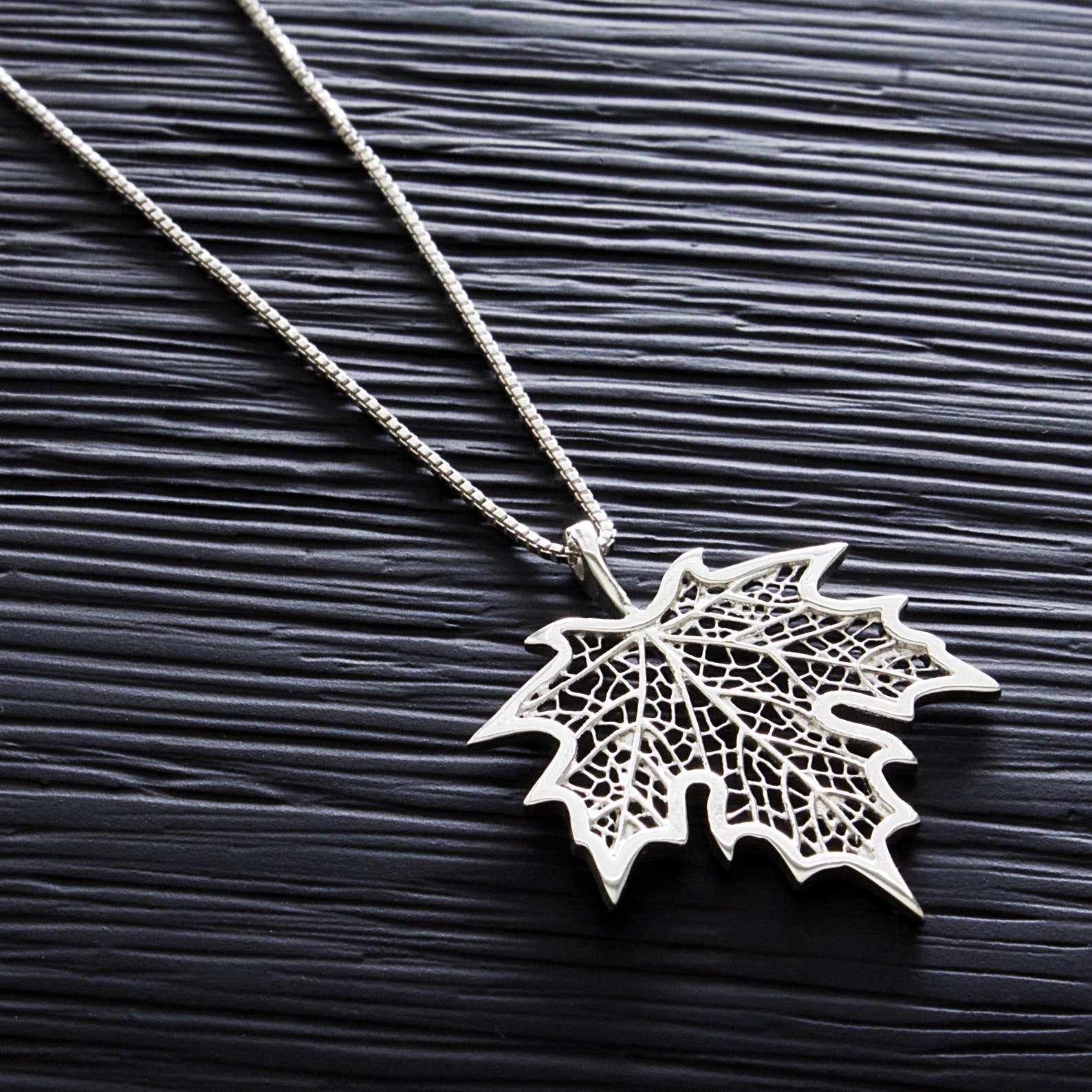 925 Sterling Silver Zircon Maple Leaf Necklace main image 1