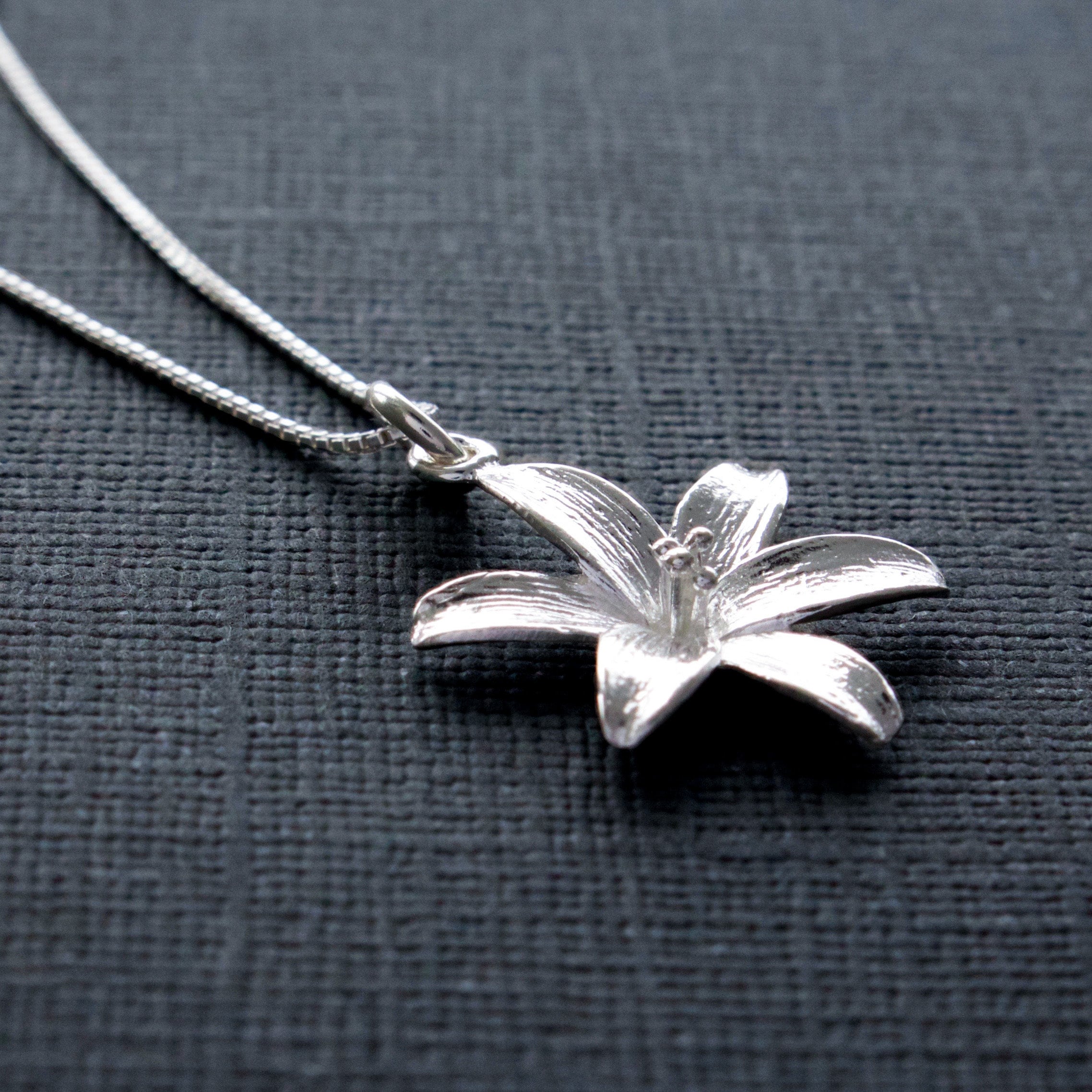 Lily Statement Necklace 14.5
