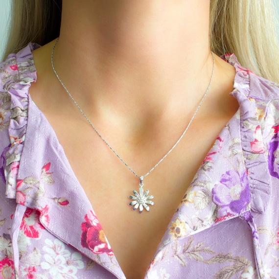 ネックレス・ペンダント Seaside Daisy Necklace Daisy Necklace, Sterling Silver Necklace, Flower Necklace