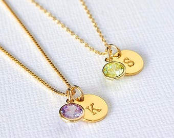 Collier initial avec pierre de naissance en or, bijoux en zircone cubique, collier d'anniversaire en or, breloque lettre en or estampée à la main, livraison gratuite