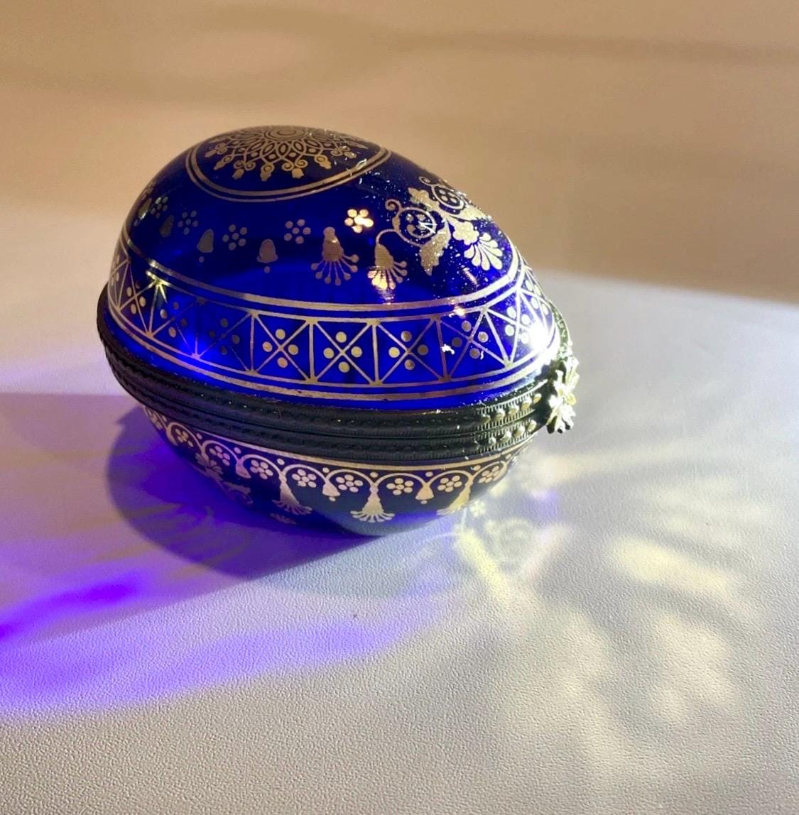 Vintage Estee Lauder Heirloom Treasures Egg Trinket Box Cobalt