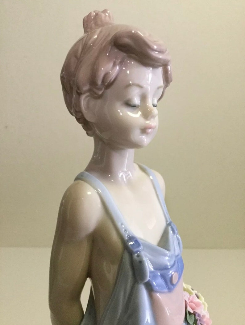 Vintage Lladro Pocket Full of Wishes Collectors Society Figurine 7650