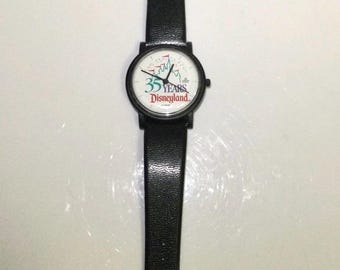 Reloj para empleados y miembros del elenco de Disneyland por su 35 aniversario