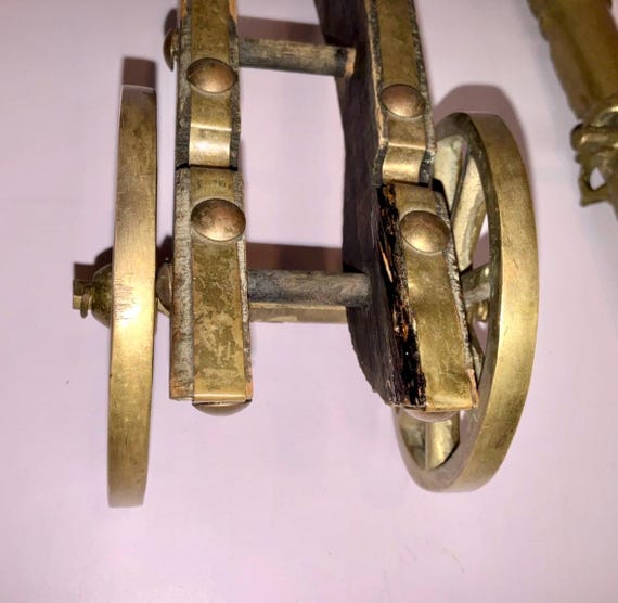 Antique Decor Non Firing Bronze Brass Wood Wheels Base Moving