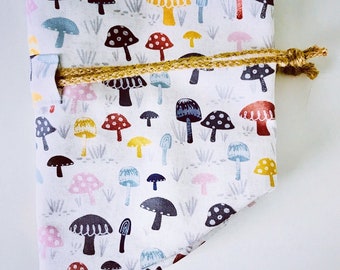 Bread Bag, Mushrooms print, Round/Boule Bottom, Lined, Washable, Reusable