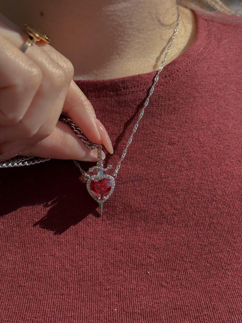 Collar de corazón y espada, collares de pareja, 2 piezas, bañado en plata, regalo romántico para él y para ella, joyería única para parejas imagen 3