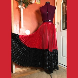 Two Color Pleated Skirt w Chevron Pleats