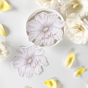 Tarjetas de lugar con flores de cosmos pastel, tarjetas de lugar personalizadas para fiestas, tarjetas de lugar para bodas, tarjetas de lugar para despedidas de soltera, tarjetas de lugar con flores bonitas